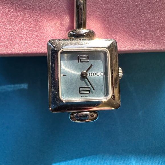 Gucci Accessories - Gucci Watch 1900L 19mm Women's Silver